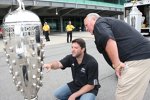 Tony Stewart, A.J. Foyt und die Borg-Warner-Trophy für den Indy-500-Sieger