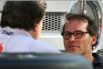 Norbert Haug (Mercedes-Motorsportchef) (McLaren-Mercedes) und Jacques Villeneuve 