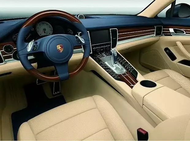 Porsche Panamera-Interieur Yachting Mahagoni Titel-Bild zur News: Porsche Panamera-Interieur Yachting Mahagoni