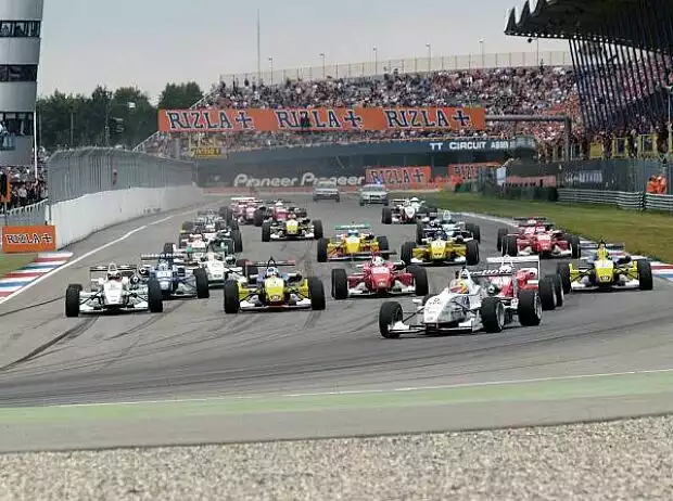 Titel-Bild zur News: Rennstart in Assen 2009