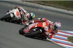 Nicky Hayden (Ducati) und Alex de Angelis (Gresini)
