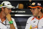 Jenson Button (Brawn) und Fernando Alonso (Renault)