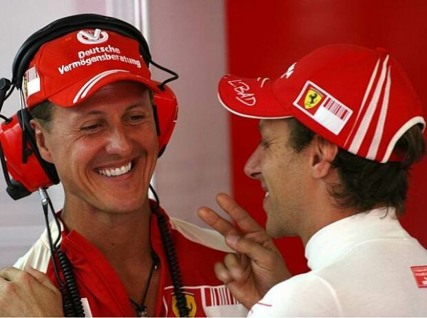 Michael Schumacher und Luca Badoer Michael Schumacher und Luca Badoer