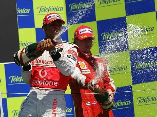 Lewis Hamilton, Kimi Räikkönen Titel-Bild zur News: Lewis Hamilton, Kimi Räikkönen