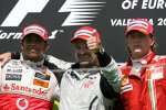 Lewis Hamilton (McLaren-Mercedes), Rubens Barrichello (Brawn) und Kimi Räikkönen (Ferrari) 
