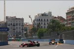 Luca Badoer (Ferrari) vor Romain Grosjean (Renault) 