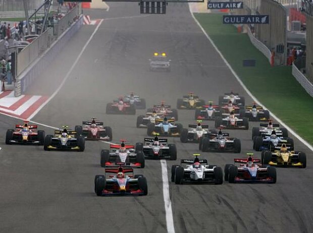 Titel-Bild zur News: GP2 Asia Start Bahrain