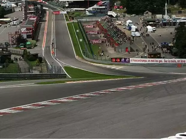 Titel-Bild zur News: Eau Rouge
