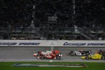 Zieleinlauf: Ryan Briscoe vor Scott Dixon