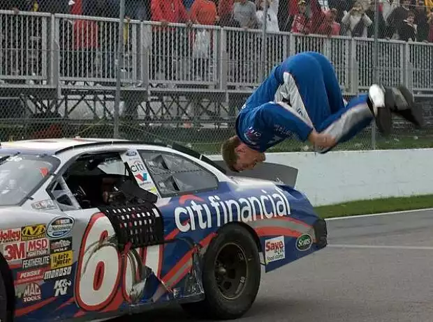 Titel-Bild zur News: Carl Edwards