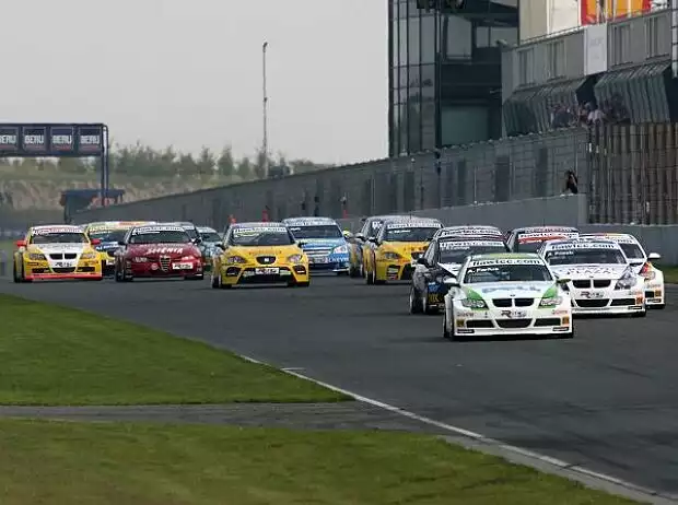 Rennstart in Oschersleben 2007 Titel-Bild zur News: Rennstart in Oschersleben 2007