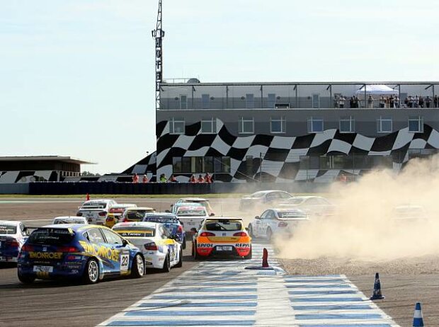 Kurve eins in Oschersleben 2008