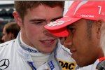 Paul di Resta (HWA-Mercedes) und Lewis Hamilton