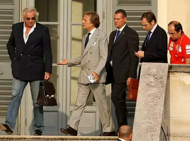 Titel-Bild zur News: FOTA-Meeting