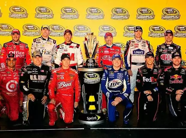 Titel-Bild zur News: Carl Edwards, Brian Vickers, Ryan Newman, Kurt Busch, Tony Stewart, Denny Hamlin, Jimmie Johnson, Jeff Gordon, Mark Martin, Kasey Kahne, Greg Biffle, Juan Pablo Montoya