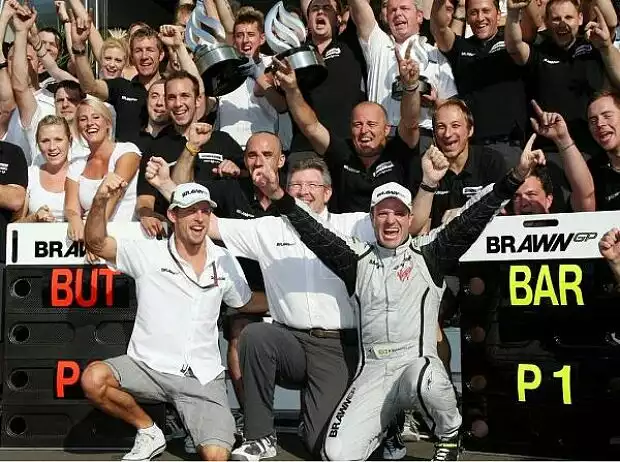Jenson Button, Rubens Barrichello, Ross Brawn (Teamchef) Titel-Bild zur News: Jenson Button, Rubens Barrichello, Ross Brawn (Teamchef)