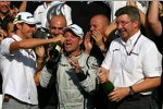 Jenson Button, Rubens Barrichello und Ross Brawn (Teamchef) (Brawn) 