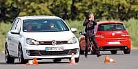 Bild zum Inhalt: VW-Fahrsicherheitstraining mit neuem Golf GTI