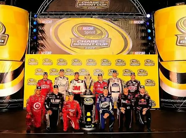 Carl Edwards, Brian Vickers, Ryan Newman, Kurt Busch, Tony Stewart, Denny Hamlin, Jimmie Johnson, Jeff Gordon, Mark Martin, Kasey Kahne, Greg Biffle, Juan Pablo Montoya Titel-Bild zur News: Carl Edwards, Brian Vickers, Ryan Newman, Kurt Busch, Tony Stewart, Denny Hamlin, Jimmie Johnson, Jeff Gordon, Mark Martin, Kasey Kahne, Greg Biffle, Juan Pablo Montoya