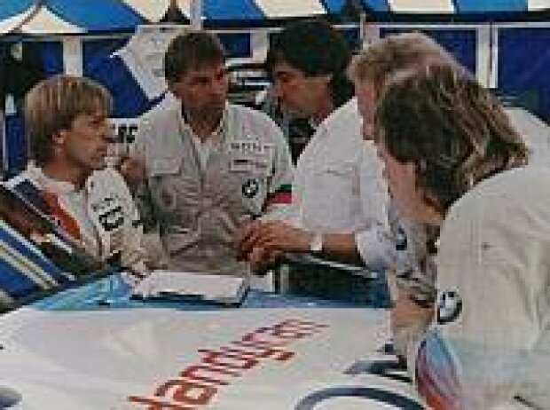 Schnitzer 1990 Neuseeland Joachim Winkelhock Charly Lamm Schnitzer 1990 Neuseeland Joachim Winkelhock Charly Lamm
