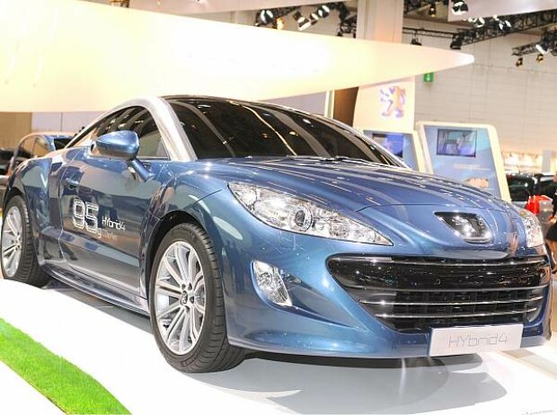 Titel-Bild zur News: Peugeot Konzept HYbrid4