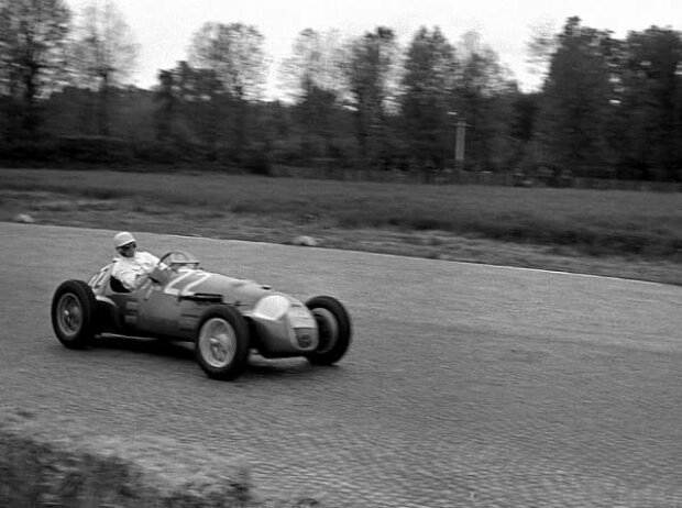 Stirling Moss in Monza 1951 Stirling Moss in Monza 1951