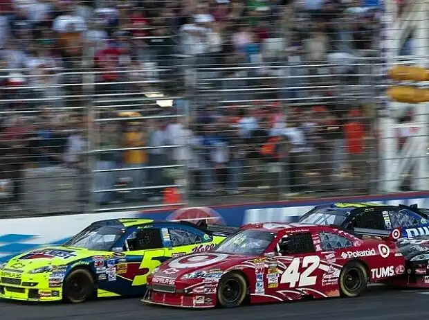 Juan Pablo Montoya, Mark Martin, Jimmie Johnson, Denny Hamlin Titel-Bild zur News: Juan Pablo Montoya, Mark Martin, Jimmie Johnson, Denny Hamlin
