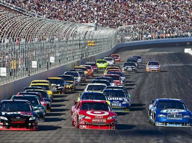 Juan Pablo Montoya, Denny Hamlin, Kurt Busch Juan Pablo Montoya, Denny Hamlin, Kurt Busch