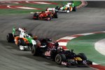 Jaime Alguersuari (Toro Rosso) vor Adrian Sutil (Force India)