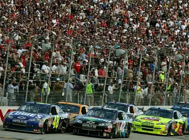 Jimmie Johnson, Juan Pablo Montoya Titel-Bild zur News: Jimmie Johnson, Juan Pablo Montoya