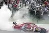 Bild zum Inhalt: Kansas: Tony Stewart ringt Jeff Gordon nieder