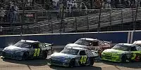 Bild zum Inhalt: Fontana: Johnson bezwingt Jeff Gordon und Montoya