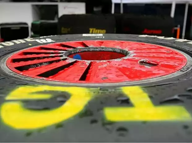 Titel-Bild zur News: Regen-Reifen von Bridgestone