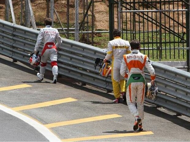 Titel-Bild zur News: Jarno Trulli, Fernando Alonso, Adrian Sutil