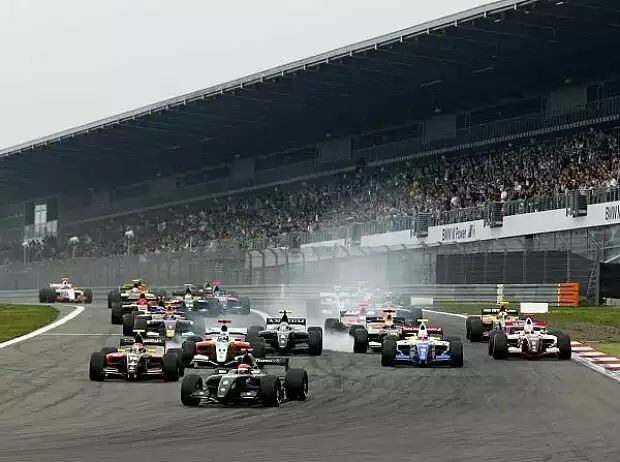 Start; Renault-World-Series 2009 Titel-Bild zur News: Start; Renault-World-Series 2009