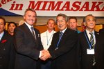 WTCC-Promoter Marcello Lotti mit dem Bürgermeister von Mimasaka