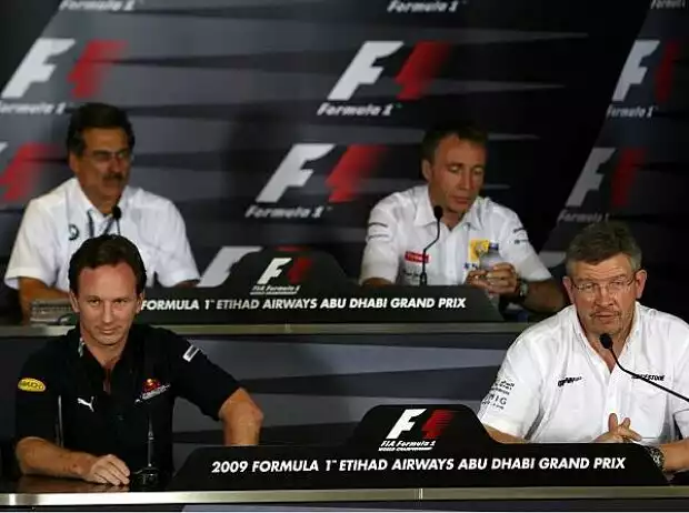 Titel-Bild zur News: Christian Horner (Teamchef), Mario Theissen (BMW Motorsport Direktor), Ross Brawn (Teamchef), Bob Bell (Teamchef)