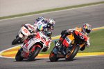 Andrea Dovizioso (Honda) vor Mika Kallio (Pramac)