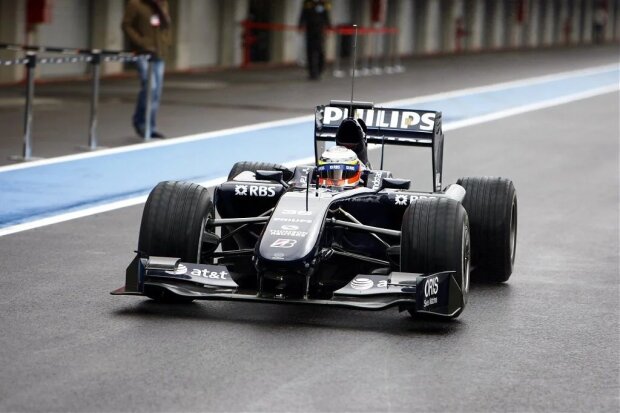 Nico H?nberg   F1Williams AT&T Williams F1 ~Bei der Jungfernfahrt in Portimão saß Testfahrer Nico Hülkenberg am Steuer - und der FW31 war noch interimistisch lackiert~ 