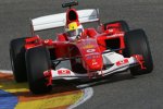Demorunden älterer und neuerer Formel-1-Ferraris