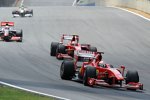 Giancarlo Fisichella vor Kimi Räikkönen