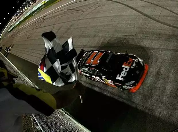 Denny Hamlin Titel-Bild zur News: Denny Hamlin