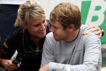 Trost von der bezauberndsten Presselady im Grand-Prix-Zirkus: Sebastian Vettel nach dem verlorenen WM-Titel in São Paulo mit Britta Roeske, die ihn stets bestens betreut