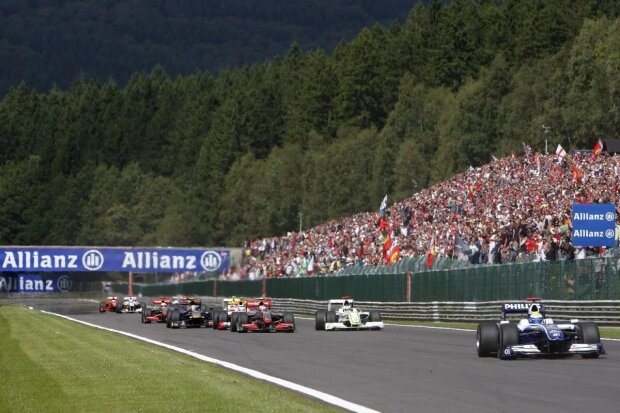 Nico Rosberg Toyota Panasonic Toyota Racing F1Williams AT&T Williams F1 ~Auf der Kemmel-Geraden in Spa-Francorchamps ist Nico Rosberg mit seinem Williams-Toyota-Paket hoffnungslos unterlegen~ Nico Rosberg Toyota Panasonic Toyota Racing F1Williams AT&T Williams F1 ~Auf der Kemmel-Geraden in Spa-Francorchamps ist Nico Rosberg mit seinem Williams-Toyota-Paket hoffnungslos unterlegen~