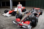 Lewis Hamilton mit dem MP4-2 und dem MP4-23