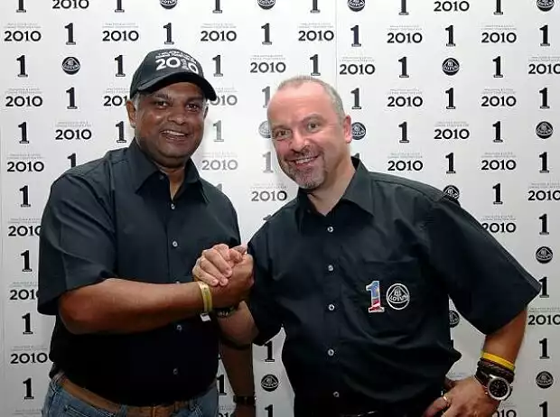 Tony Fernandes; Mike Gascoyne Titel-Bild zur News: Tony Fernandes; Mike Gascoyne