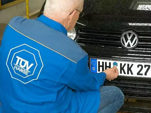 TÜV Plakette Titel-Bild zur News: TÜV Plakette