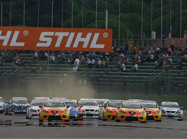 Rennstart in Imola 2009 Titel-Bild zur News: Rennstart in Imola 2009