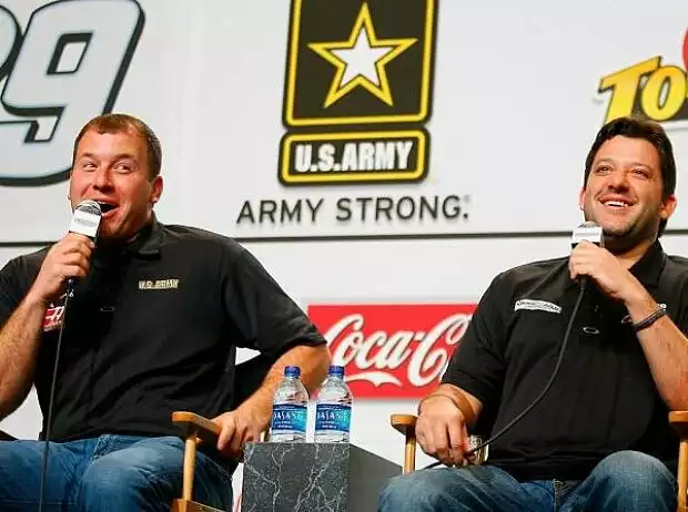 Titel-Bild zur News: Tony Stewart, Ryan Newman