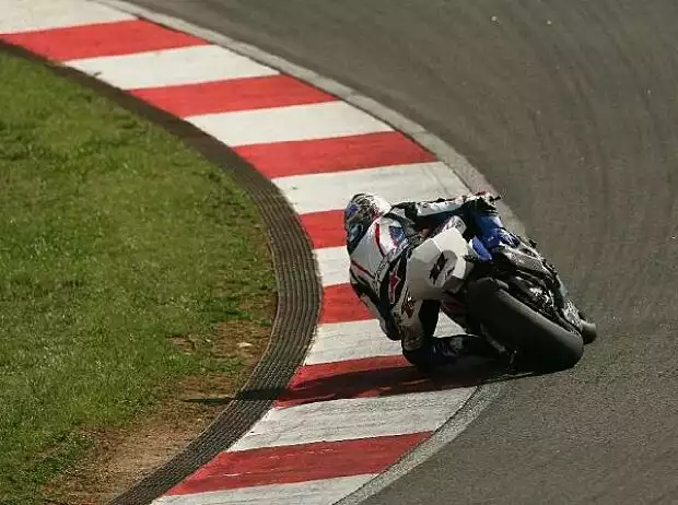 Titel-Bild zur News: Troy Corser